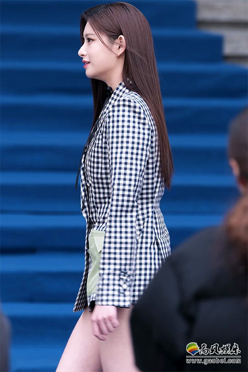 Everglow YIREN 饭拍秀 拍摄日期：20230319【2合集 304 MB】