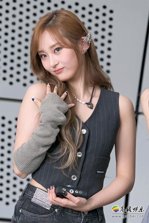 ICHILLIN 饭拍秀 拍摄日期：20230325【8合集 4.26 GB】