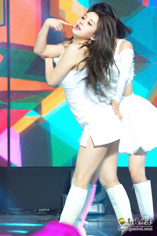 LIGHTSUM 饭拍秀 拍摄日期：20231115【3合集 1.76 GB】