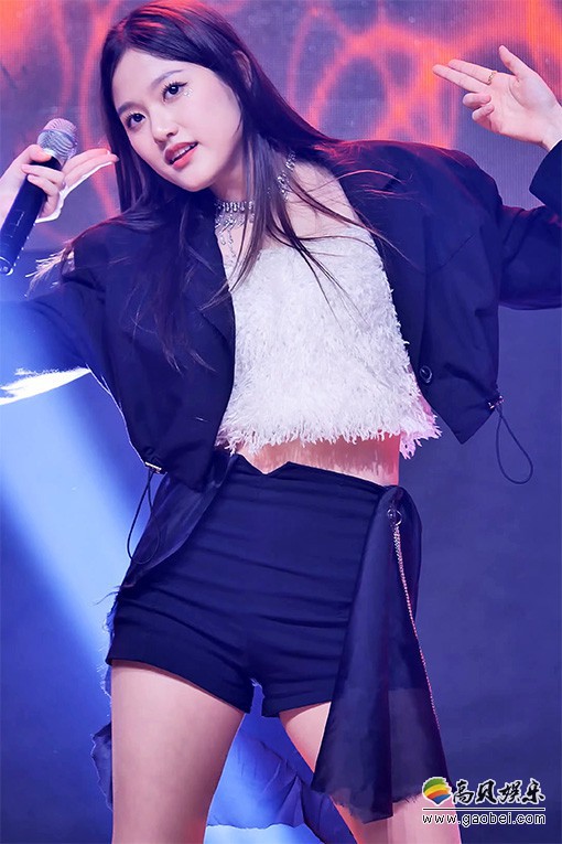 B-OURS 饭拍秀 拍摄日期：20240126【2合集 986 MB】