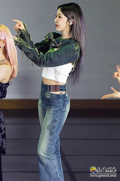 VIVIZ 饭拍秀 拍摄日期：20240304【58合集 31.9 GB】