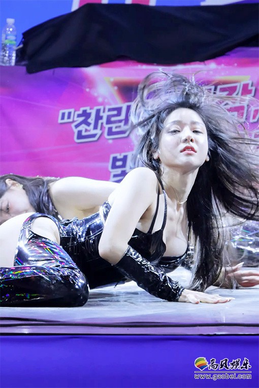 FlyWithMe 饭拍秀 拍摄日期：20240530【22合集 7.82 GB】