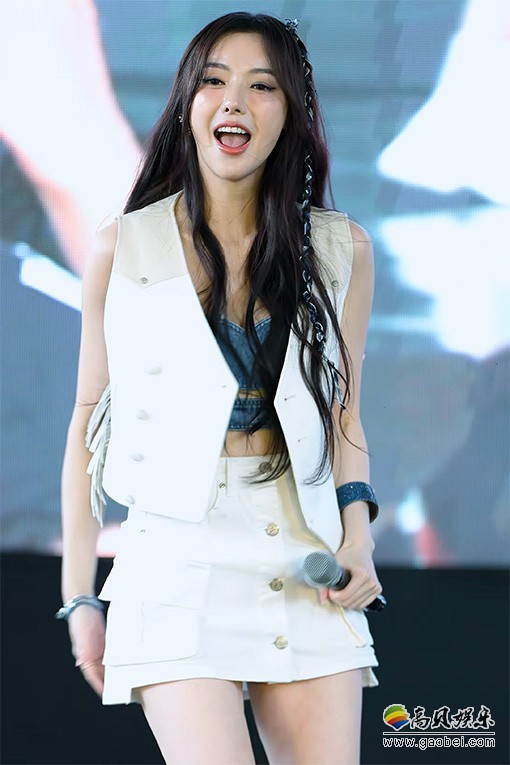 SERRI 饭拍秀 拍摄日期：20240629【35合集 14.0 GB】