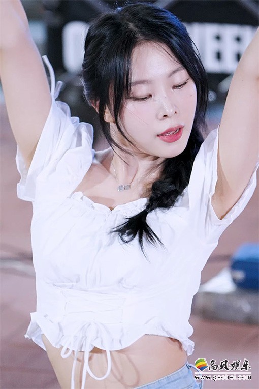 LADY B 饭拍秀 拍摄日期：20240803【104合集 33.9 GB】