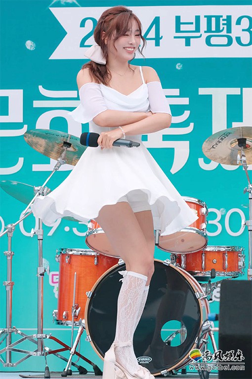 LURA LUCY 饭拍秀 拍摄日期：20240907【6合集 2.27 GB】