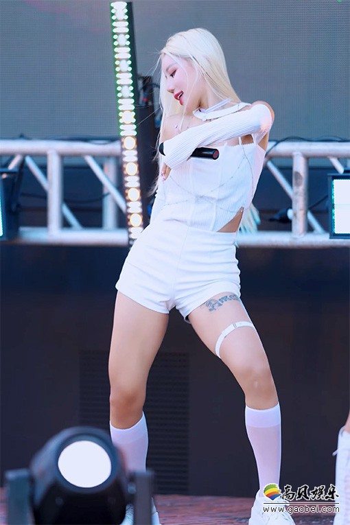 Badkiz 饭拍秀 拍摄日期：20240928【2合集 785 MB】