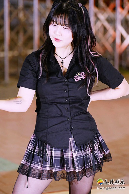 Revery 饭拍秀 拍摄日期：20250407【4合集 2.32 GB】