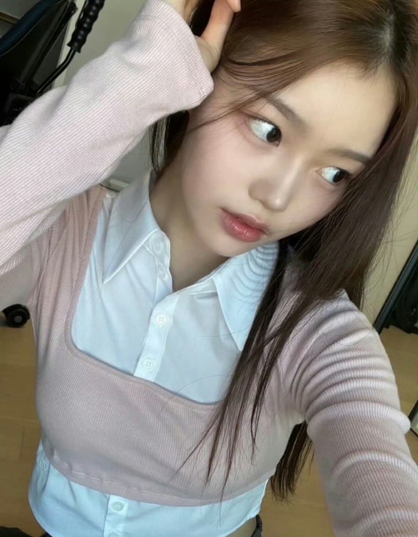 Jeong Saebi郑世菲隶属哪个女团成员?她在哪年参加真人秀节目而出道? Jeong Saebi郑世菲隶属哪个女团成员?她在哪年参加真人秀节目而出道?