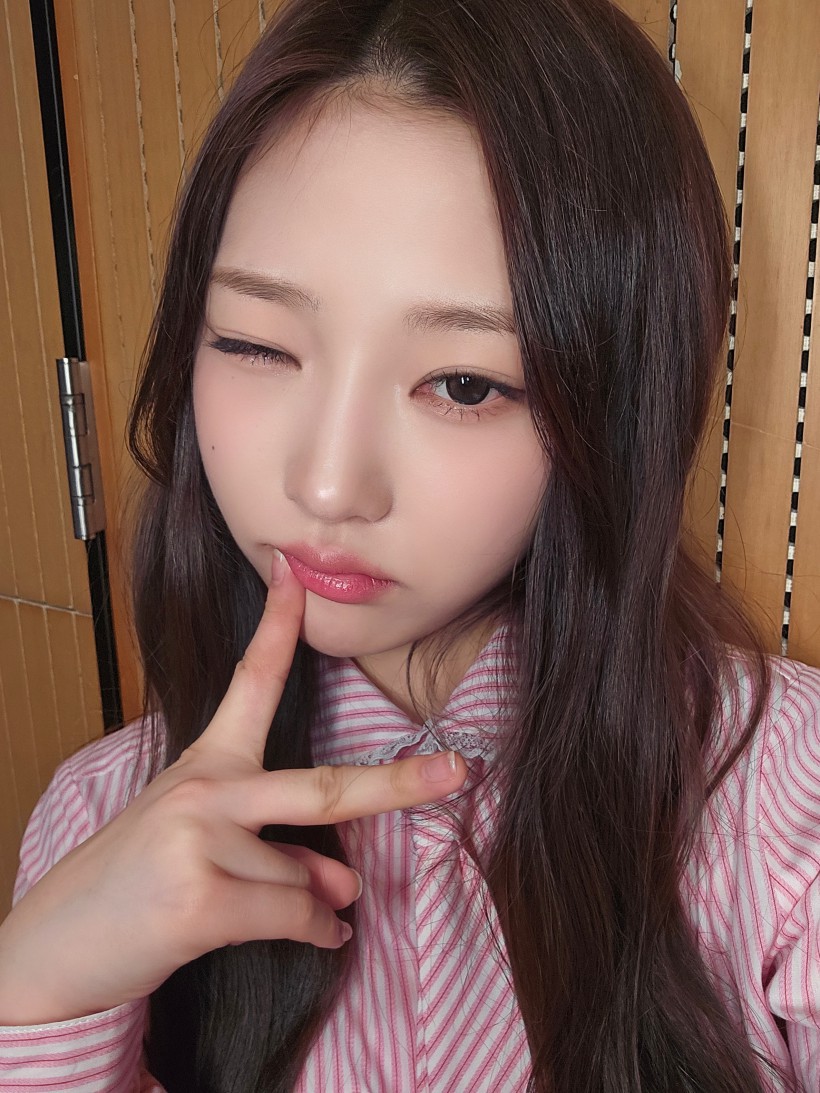 STELLA金多绚是哪个女团加拿大籍成员？她在哪一年加入SM成为练习生？