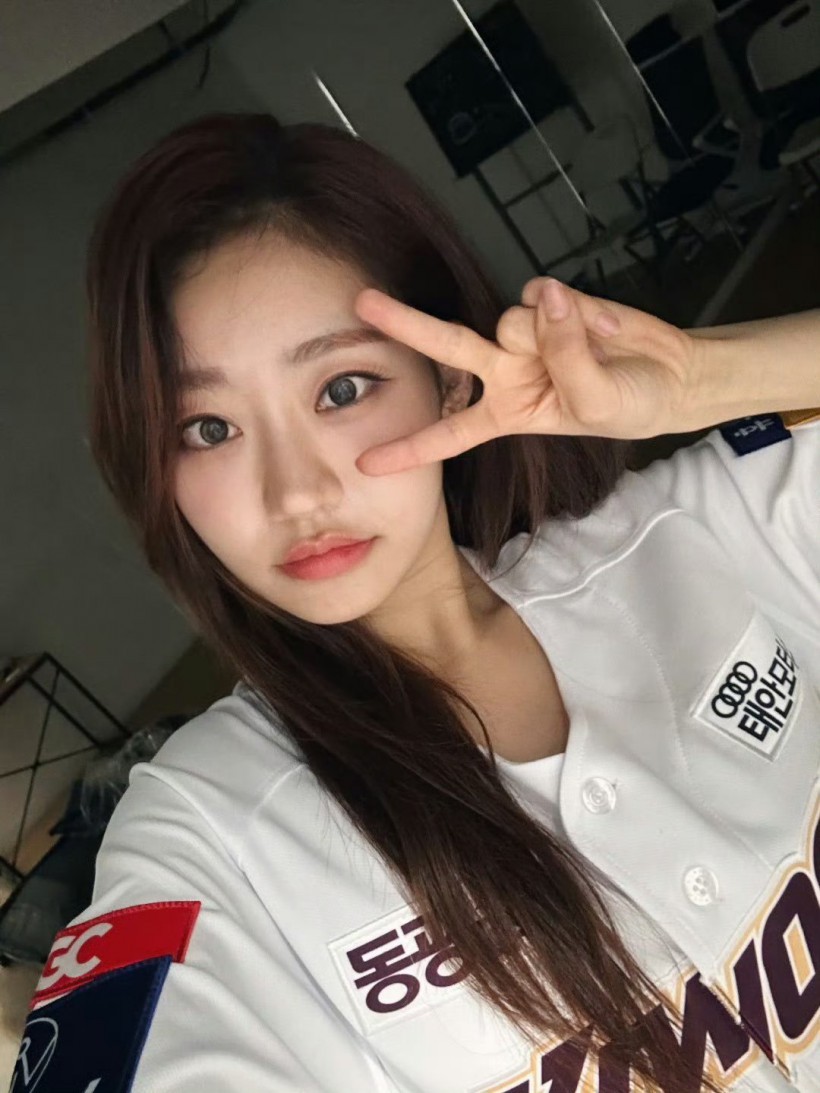 JULIE朱莉身为哪个女团美籍韩裔歌手?她在哪一年跟随该组合正式出道? JULIE朱莉身为哪个女团美籍韩裔歌手?她在哪一年跟随该组合正式出道?